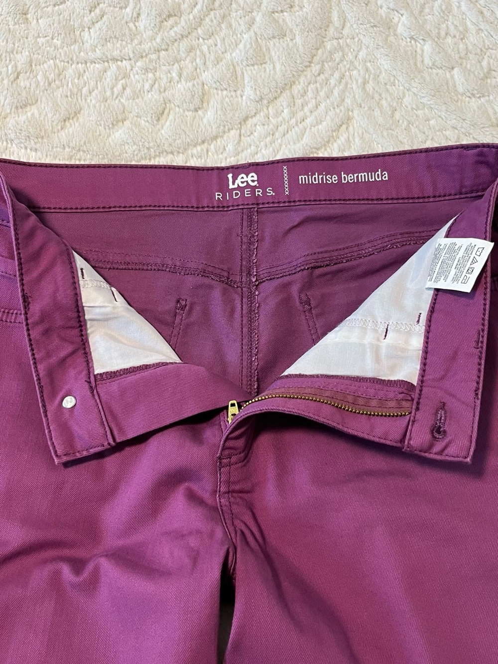 Lee Riders Midrise Bermuda Shorts in Plum Size 12 - Picture 3 of 8